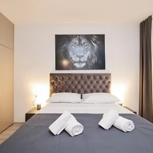 classy-apartments-in-city-centar.hotelinzadar.com/